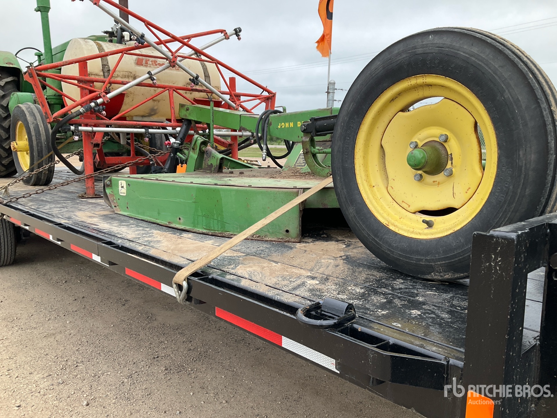 Photo of a  John Deere 307