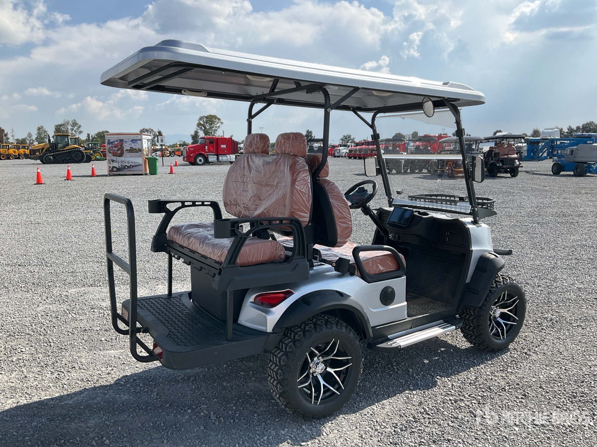 General Appearance with Picture, Right Rear Corner