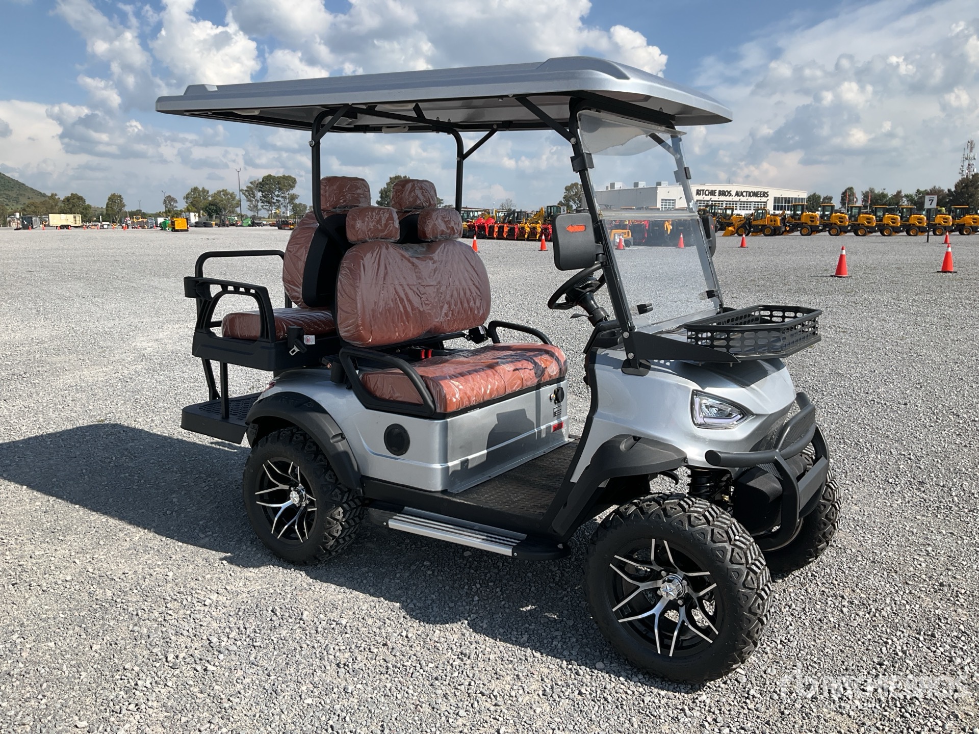 General Appearance with Picture, Right Front Corner
