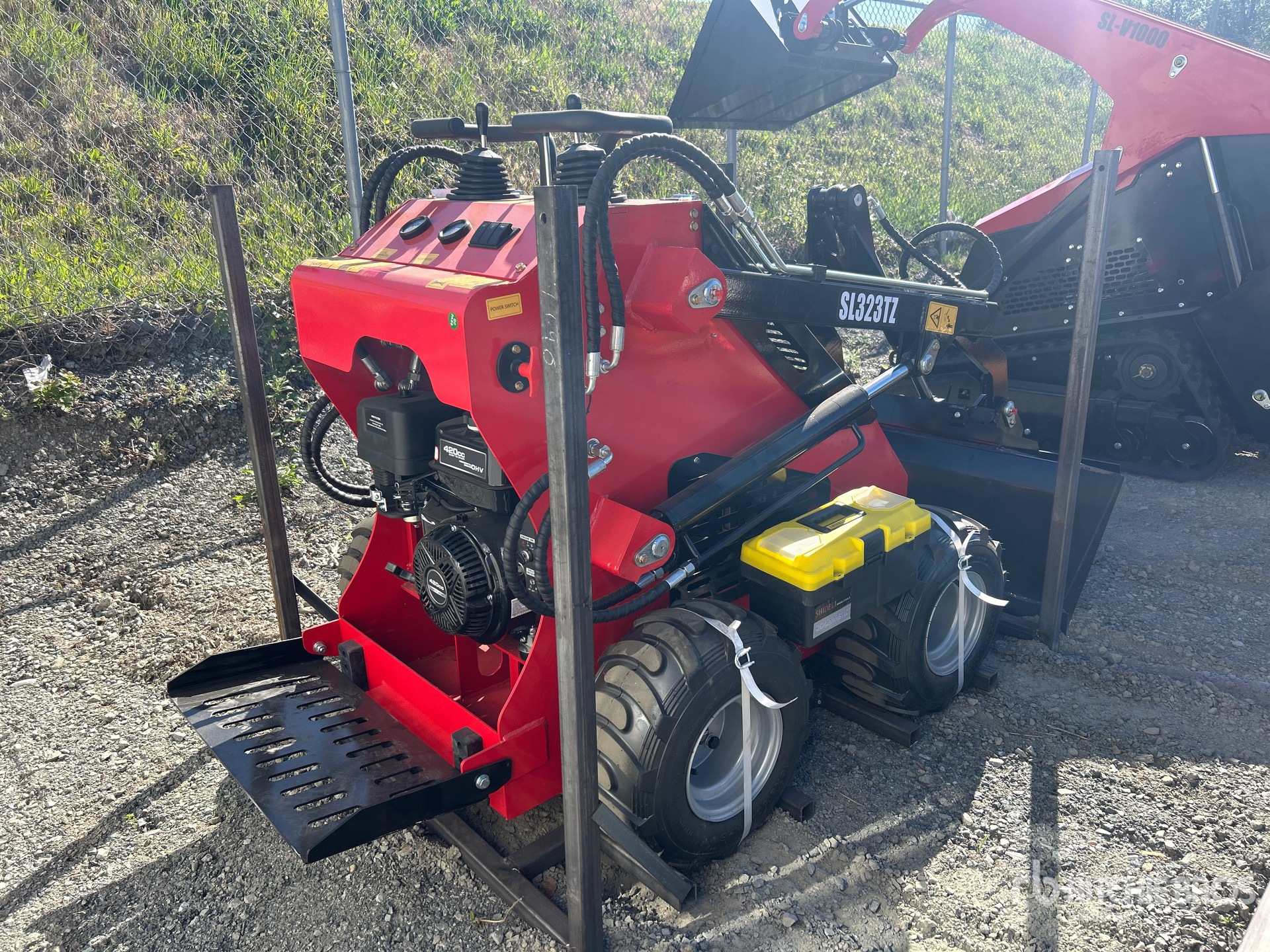 General Appearance with Picture, Right Rear Corner
