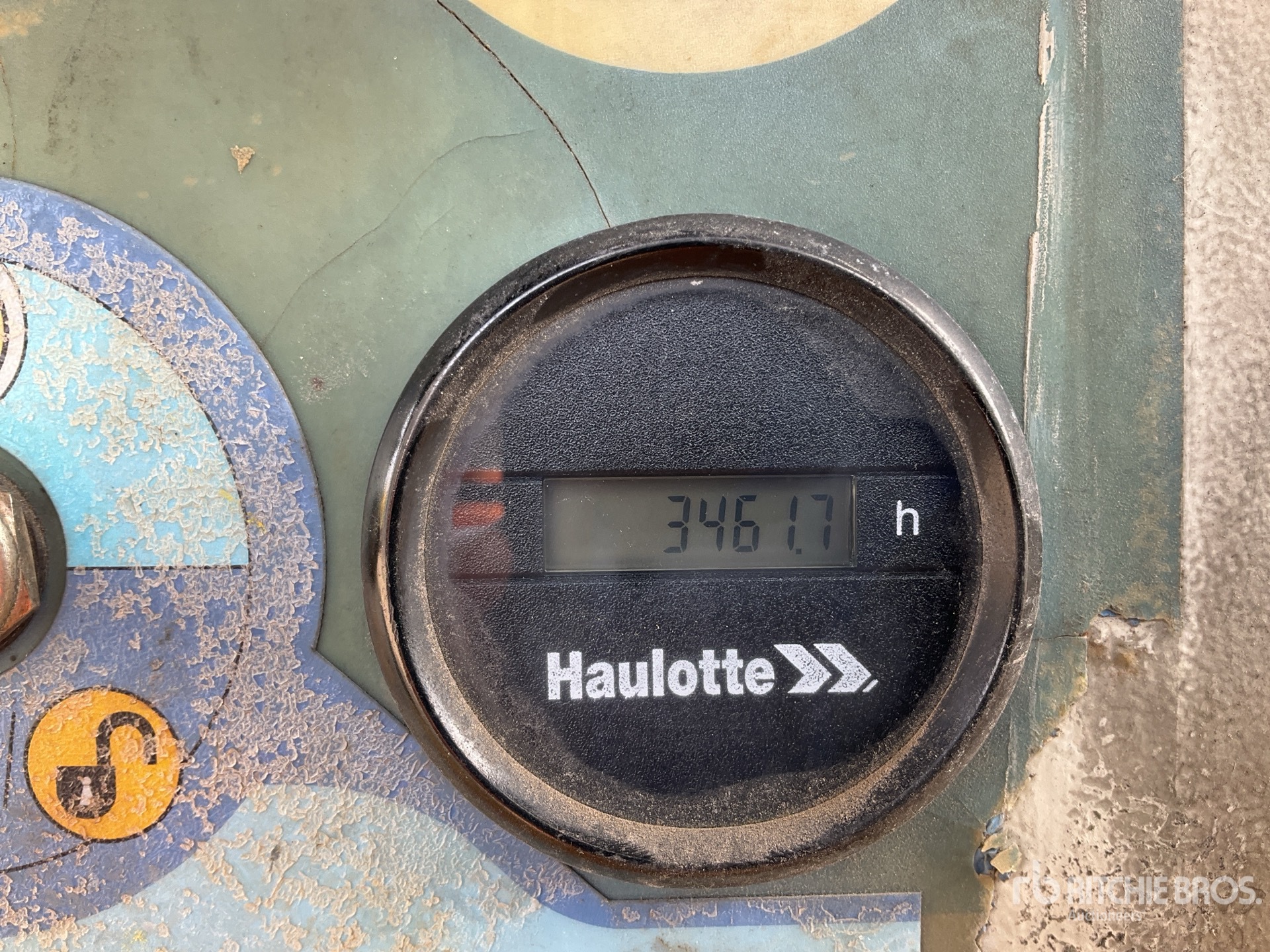 General Appearance with Hour Meter / Odometer