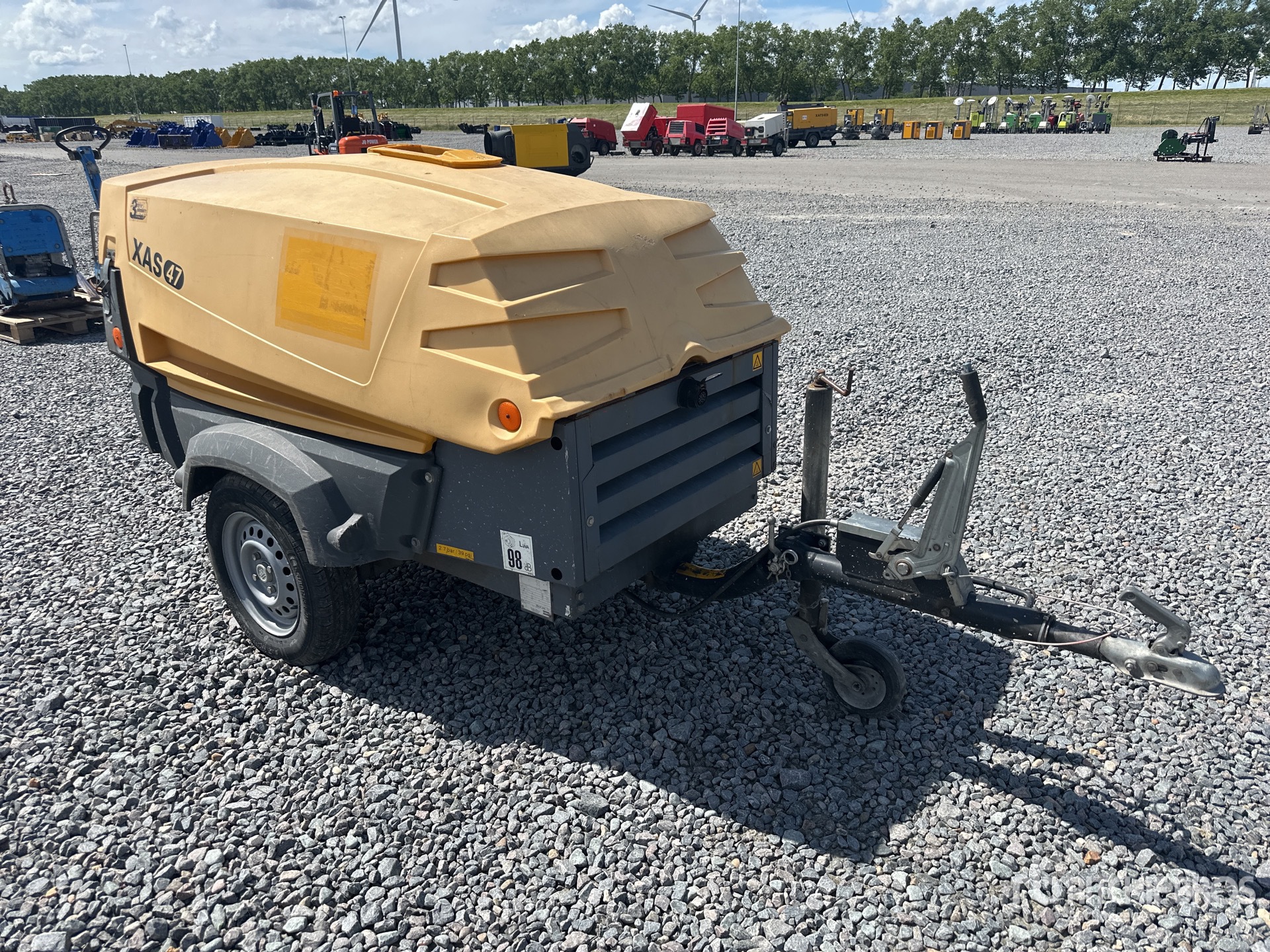 General Appearance with Picture, Right Front Corner