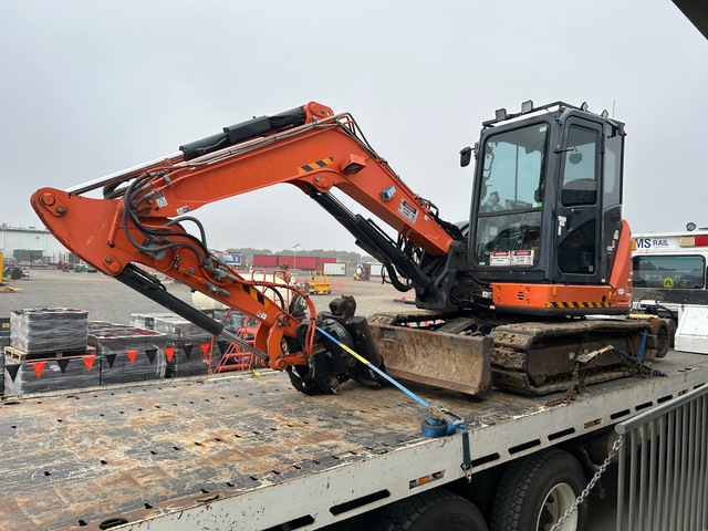 Hitachi ZX65USB-5A Hi-Rail Tracked Excavator Hitachi ZX65USB-5A Hi-Rail Tracked Excavator