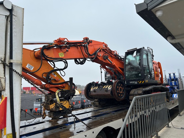 2018 Hitachi ZX225USCLC-6 Tracked Excavator 2018 Hitachi ZX225USCLC-6 Tracked Excavator
