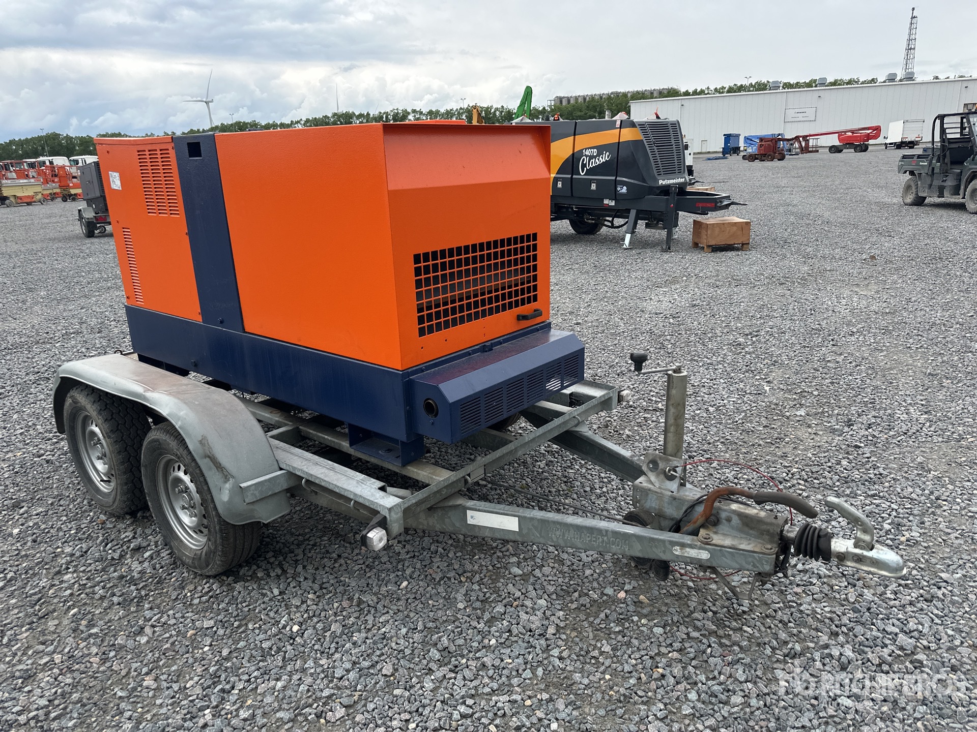 General Appearance with Picture, Right Front Corner