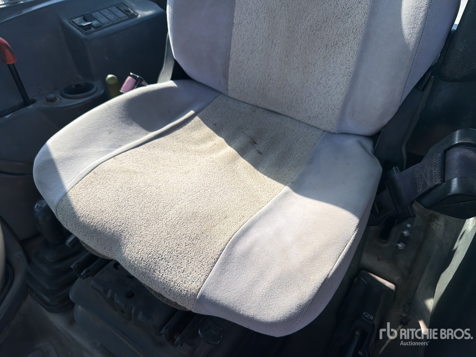 2009 Claas AXOS 340