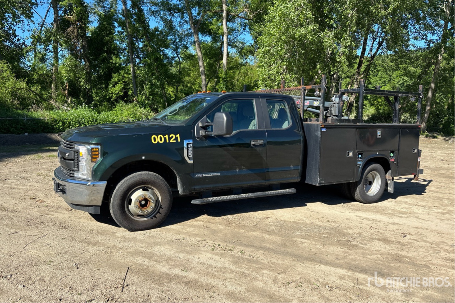 General Appearance with Picture, Left Front Corner