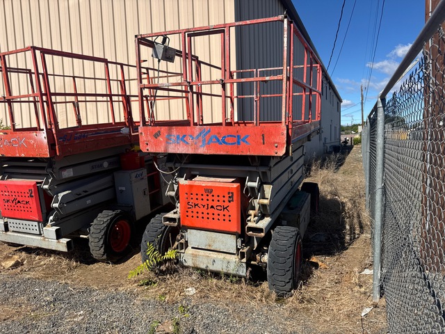 Skyjack SJ7135 4x4 Scissor Lift (Inoperable)