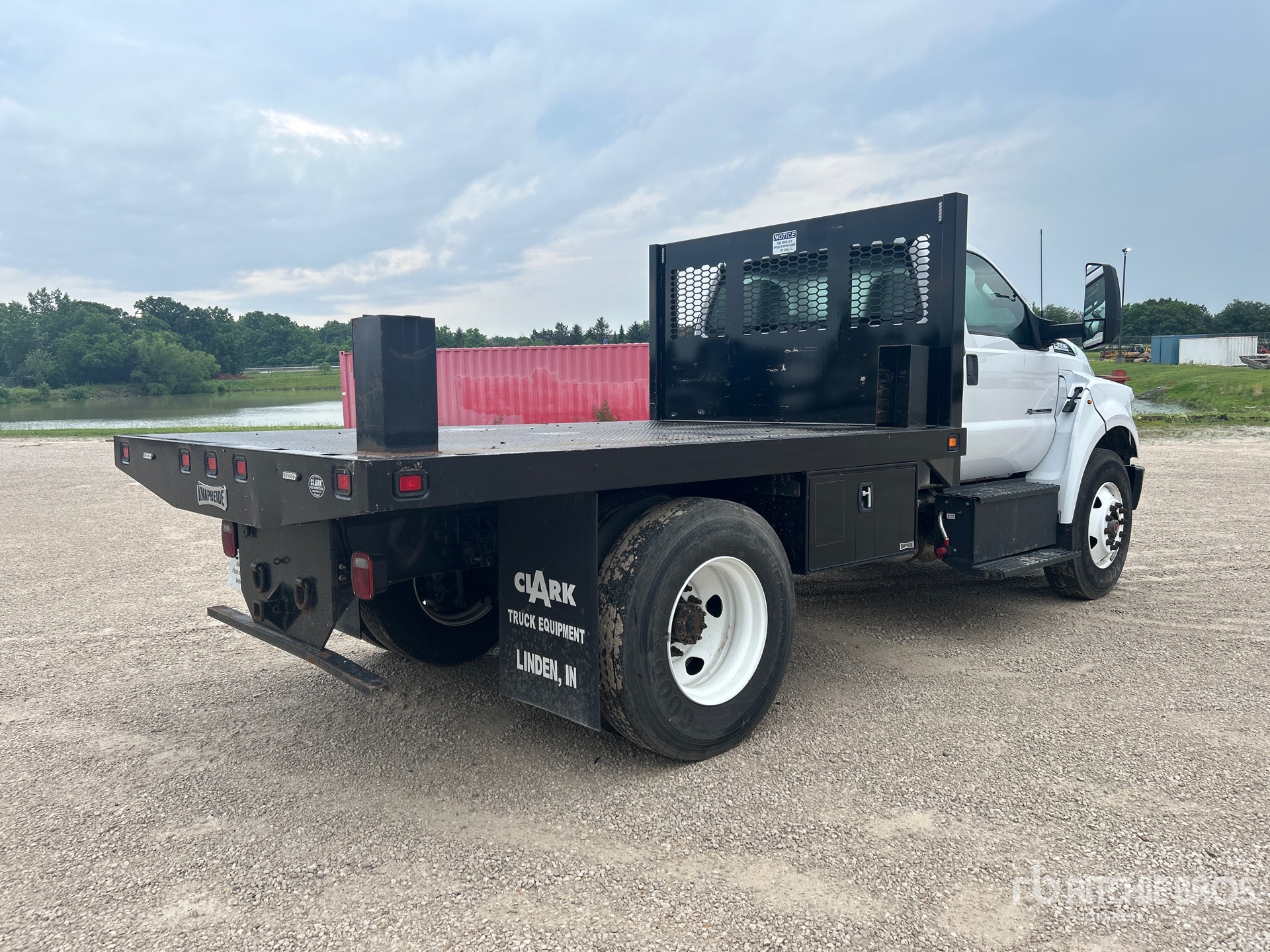 General Appearance with Picture, Right Rear Corner