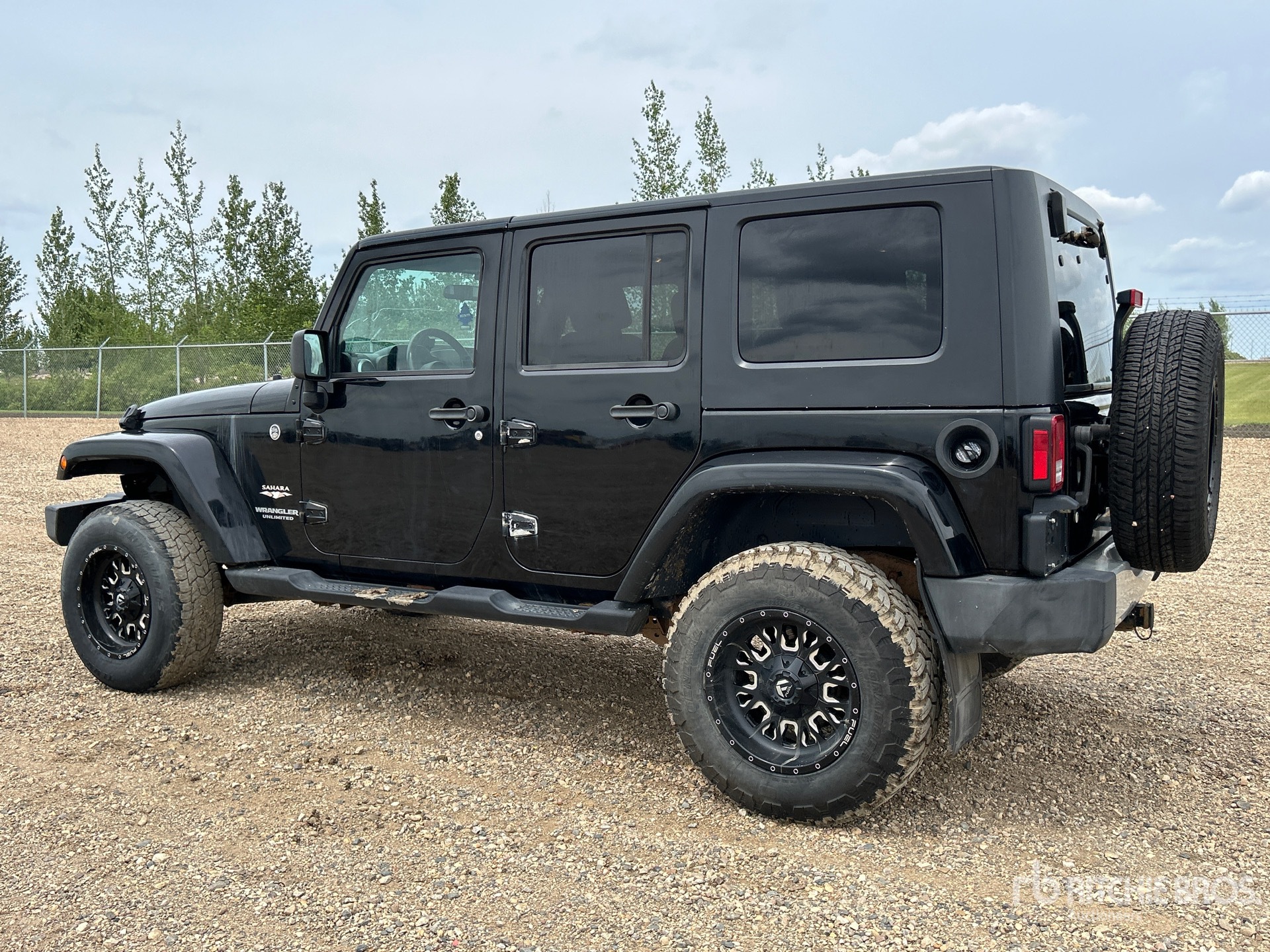 General Appearance with Picture, Left Rear Corner