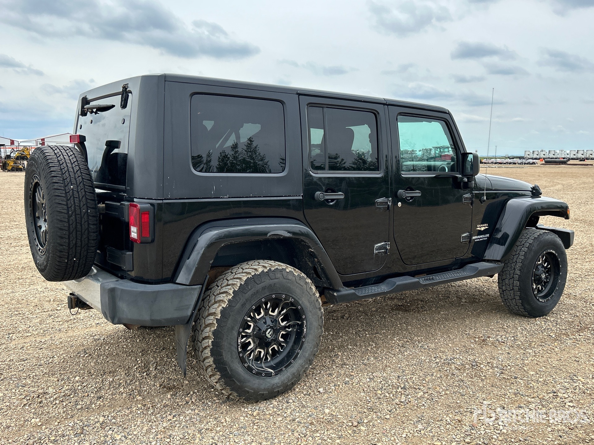 General Appearance with Picture, Right Rear Corner