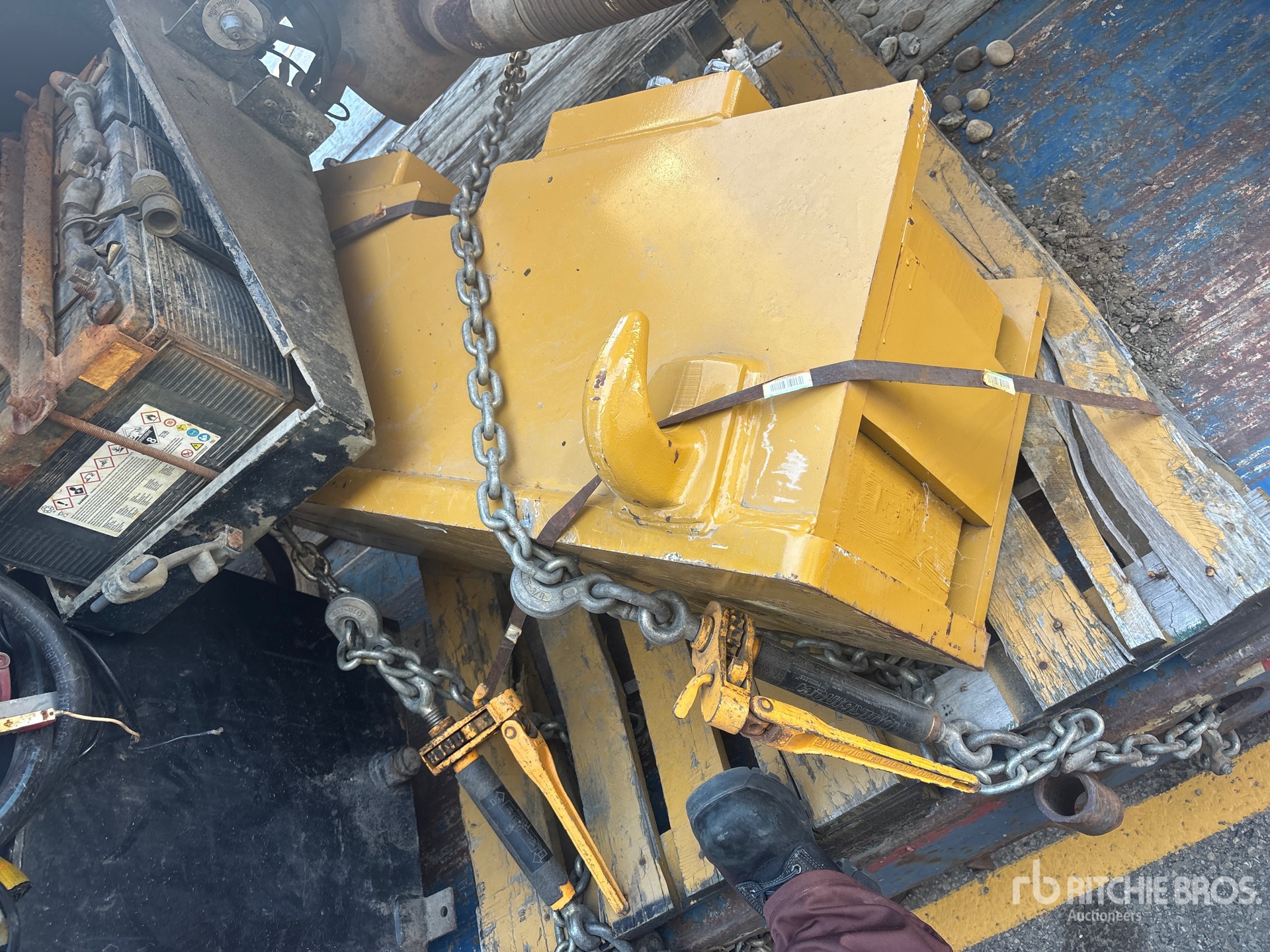 Photo of a  Caterpillar Push Block