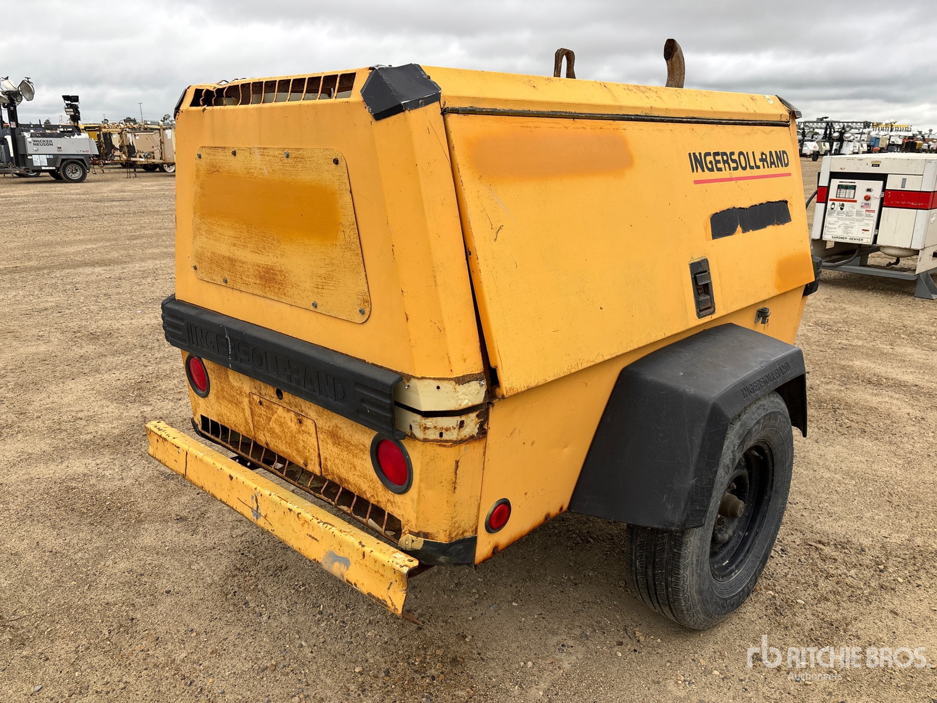 General Appearance with Picture, Right Rear Corner
