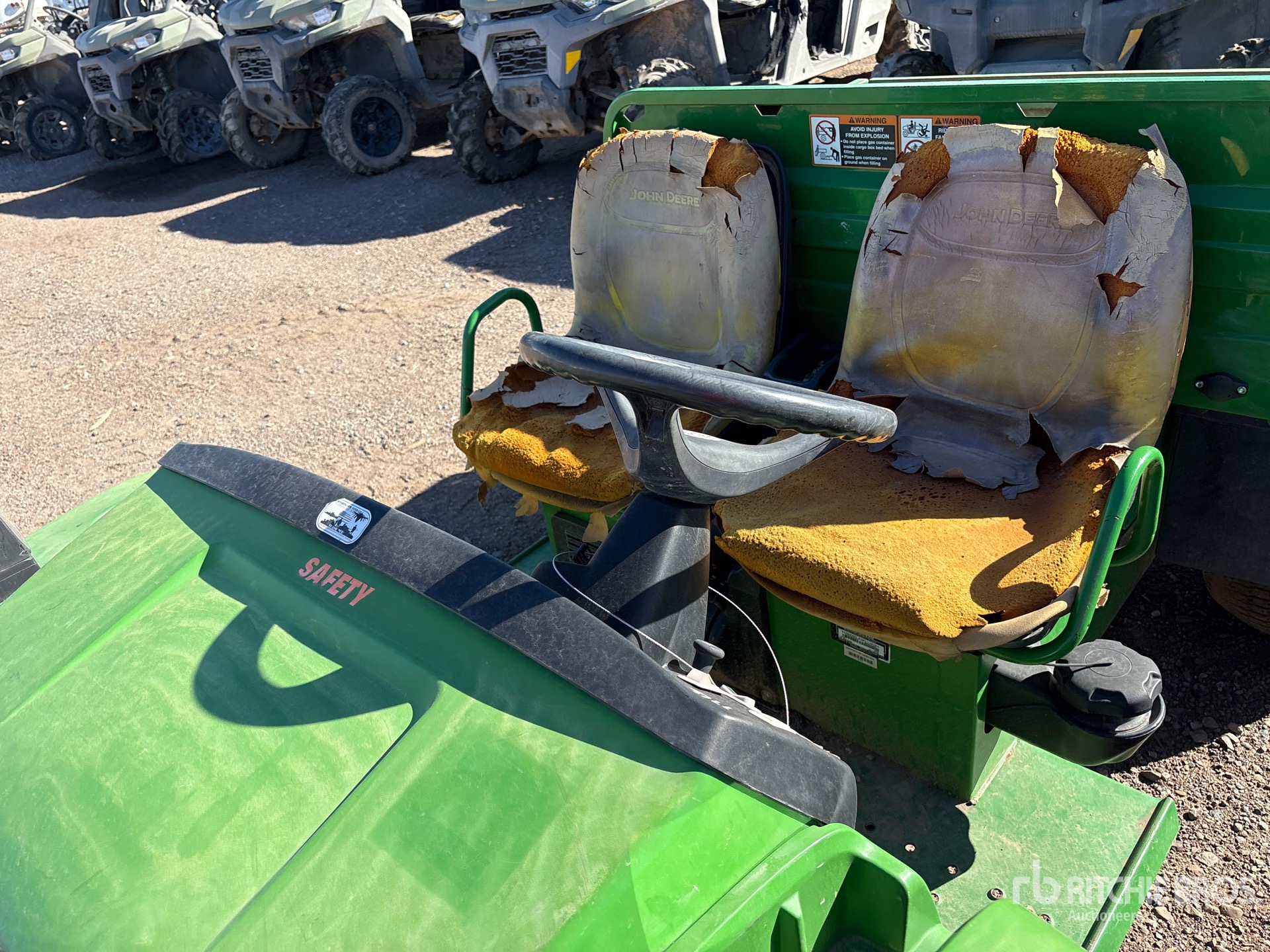 2016 John Deere 4X2