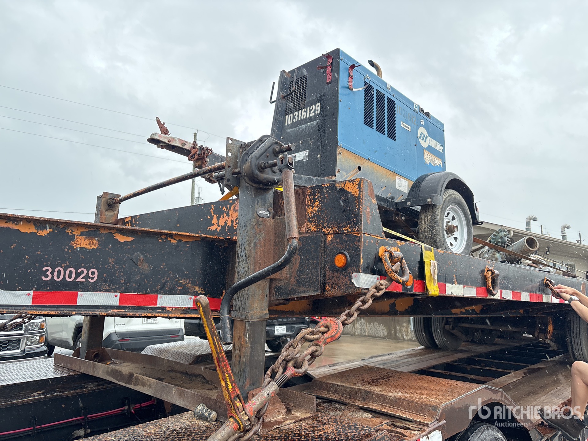 Photo of a 2000 Big Tex 30 ft Tri/A