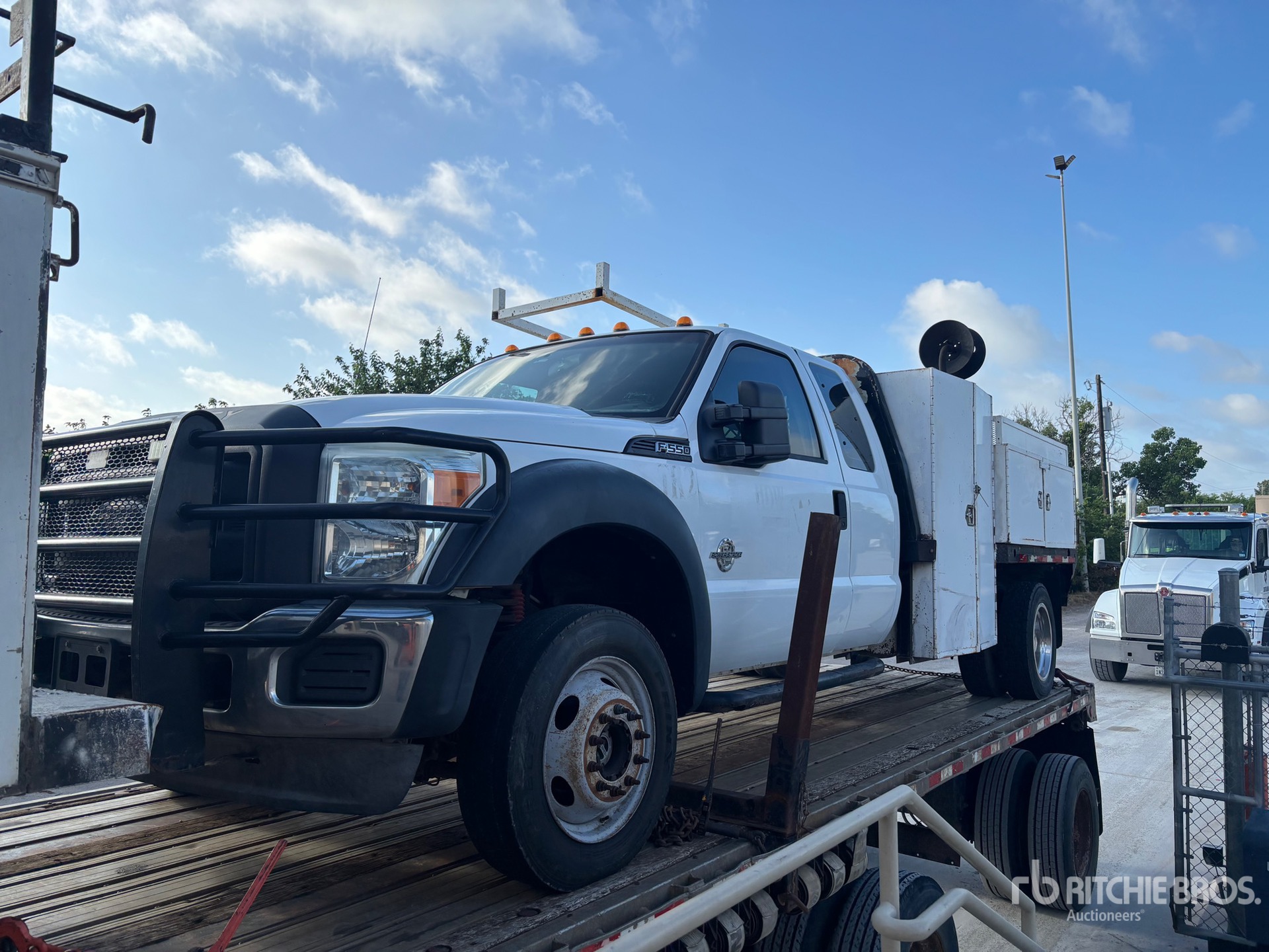 Photo of a 2012 Ford F-550