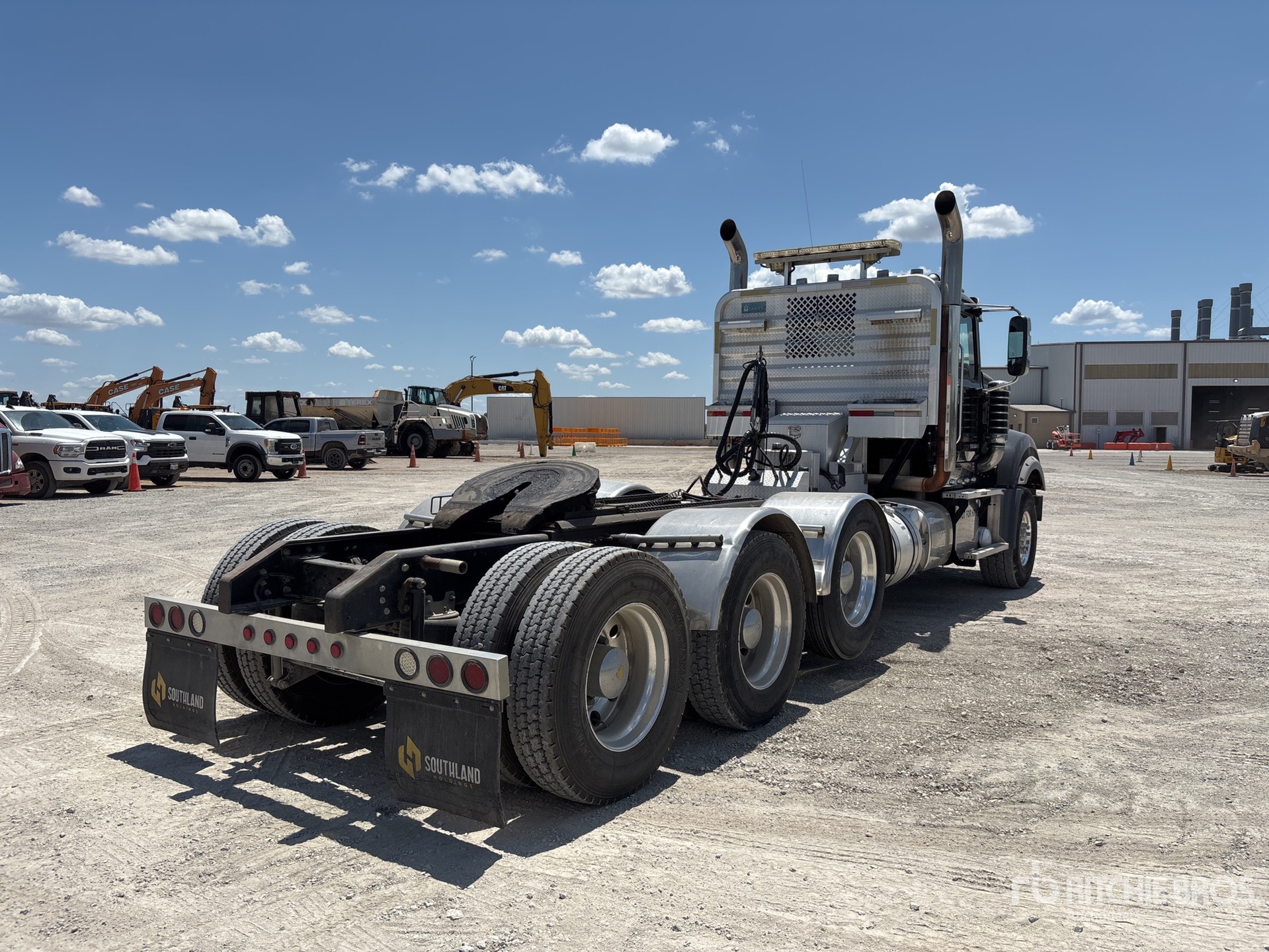 2014 Mack TD713