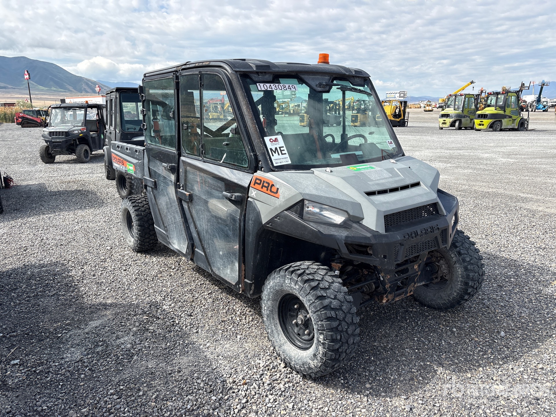 General Appearance with Picture, Right Front Corner