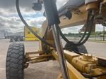 Hydraulics with Blade Lift Cylinders