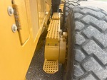 Drivetrain: Motor grader with