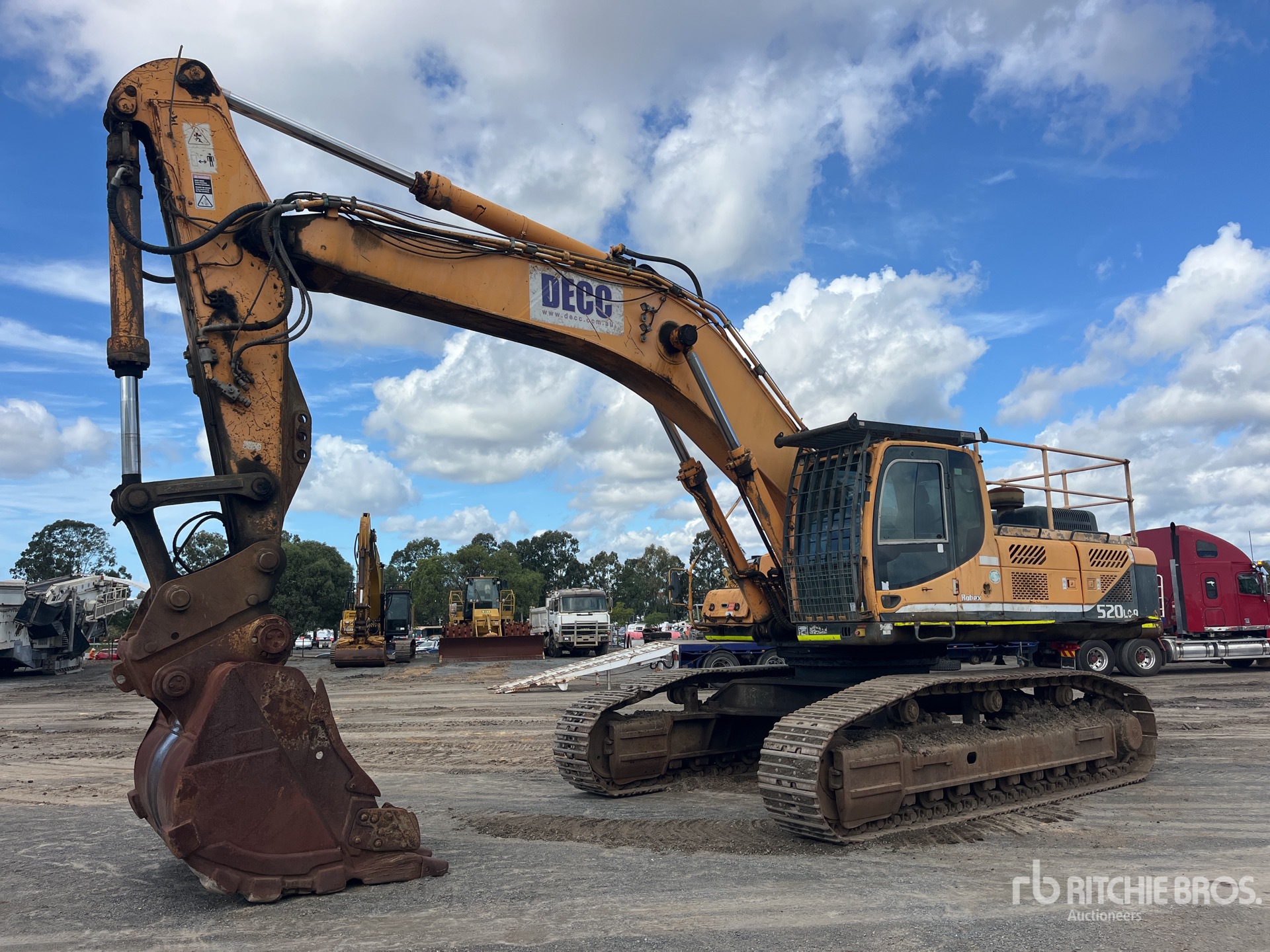 Photo of a 2011 Hyundai ROBEX 520LC-9