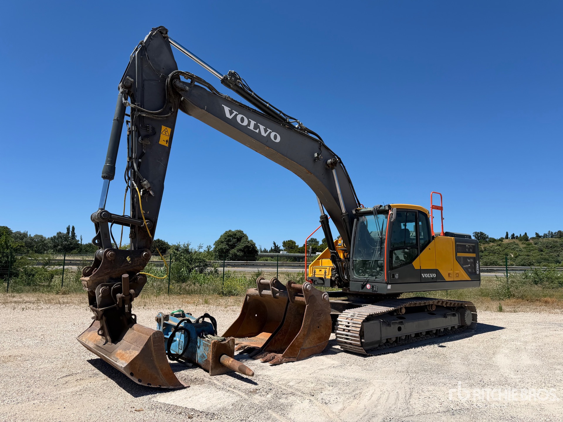 Photo of a 2017 Volvo EC250E-NL