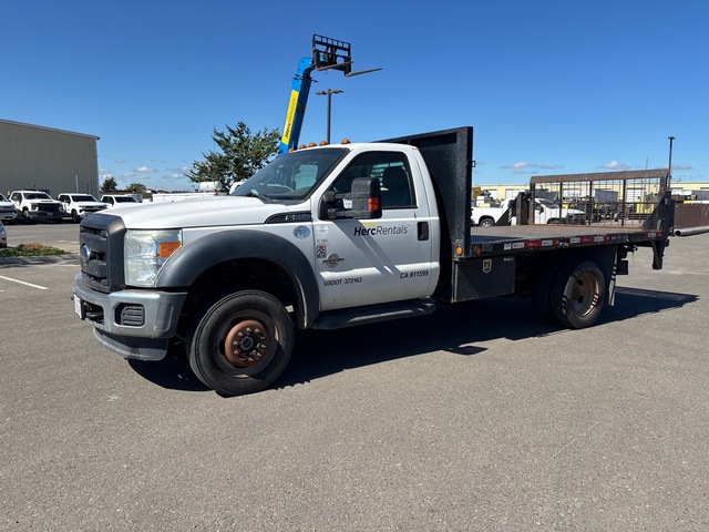 2015 Ford F-550 XL 4x4 Flatbed Truck
