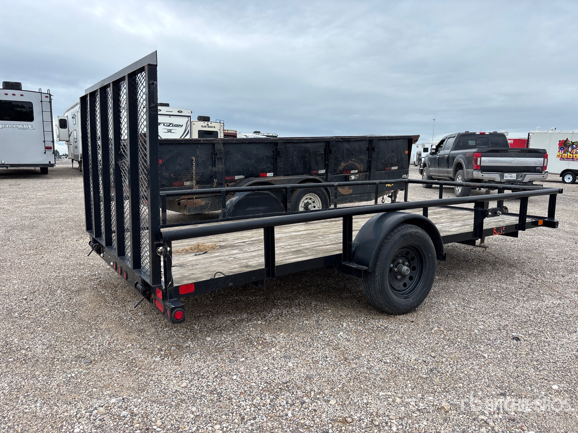 General Appearance with Picture, Right Rear Corner