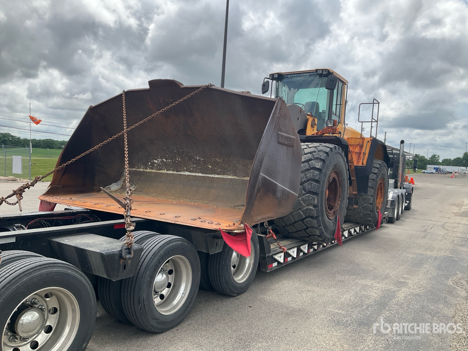 Photo of a 2012 Volvo L250G
