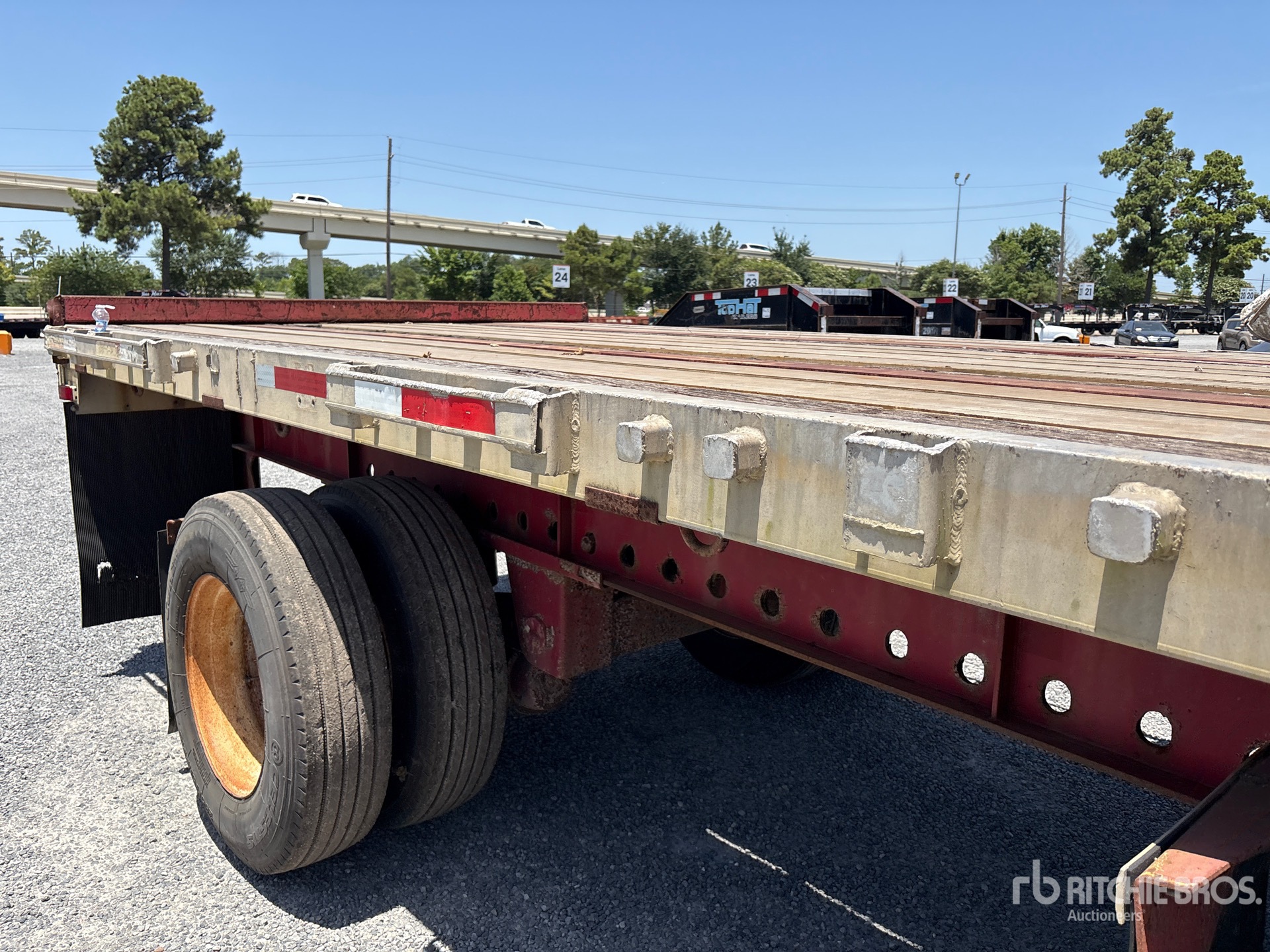 2008 Transcraft 53 ft T/A Spread Axle