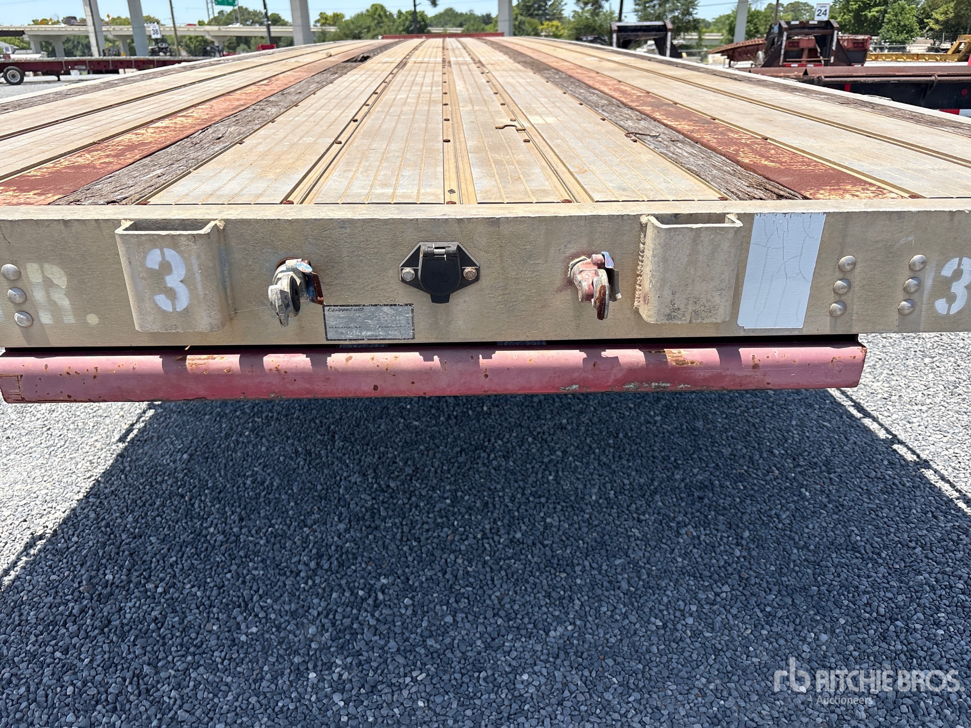 2008 Transcraft 53 ft T/A Spread Axle