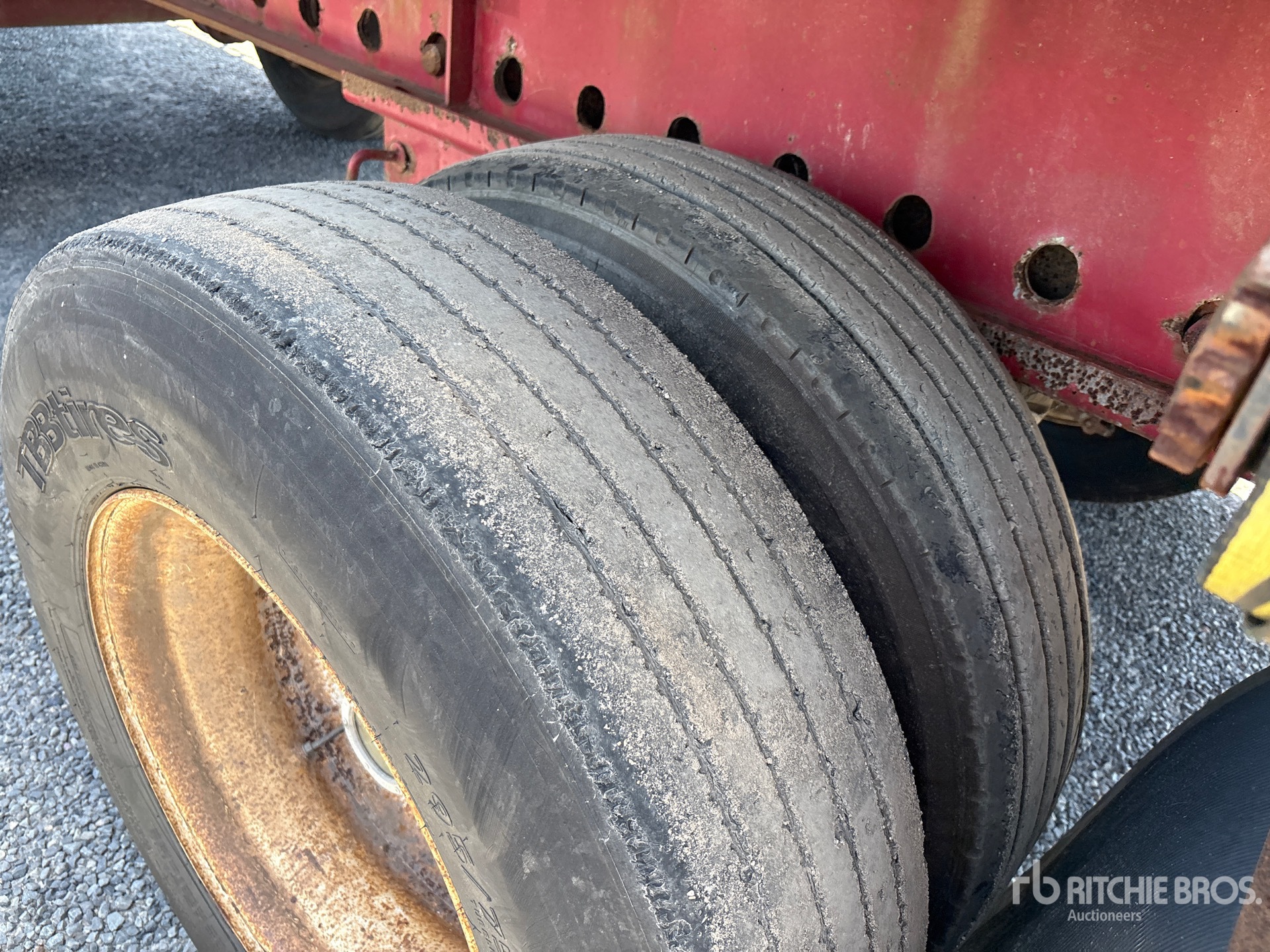 2008 Transcraft 53 ft T/A Spread Axle