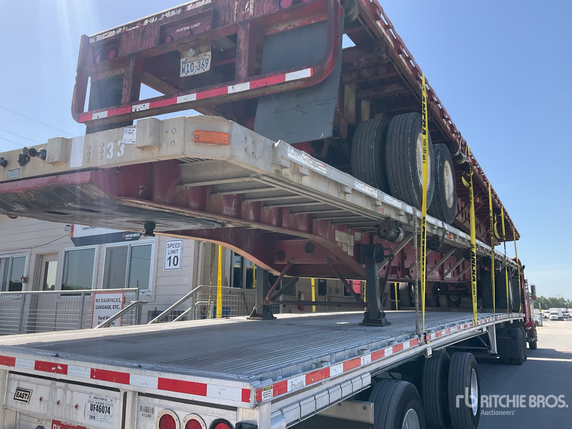 2008 Transcraft 53 ft T/A Spread Axle