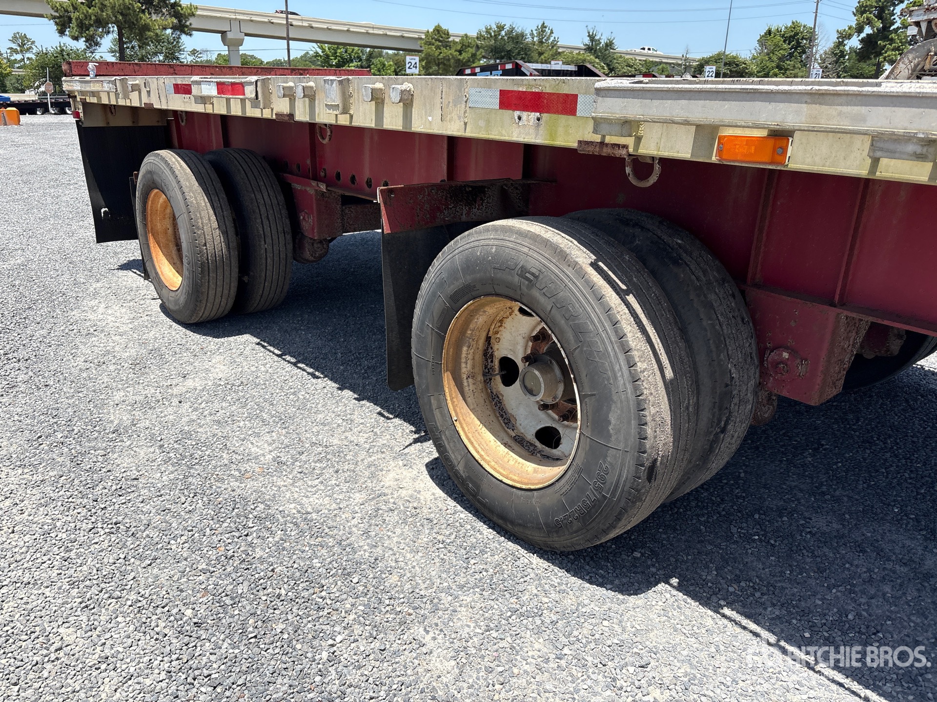 2008 Transcraft 53 ft T/A Spread Axle