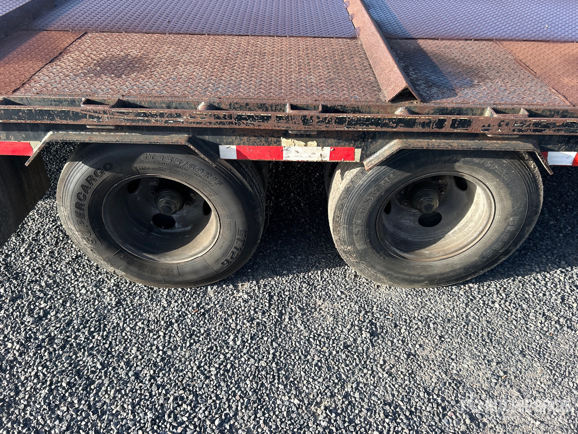 2012 Top Hat 38 FT GOOSENECK