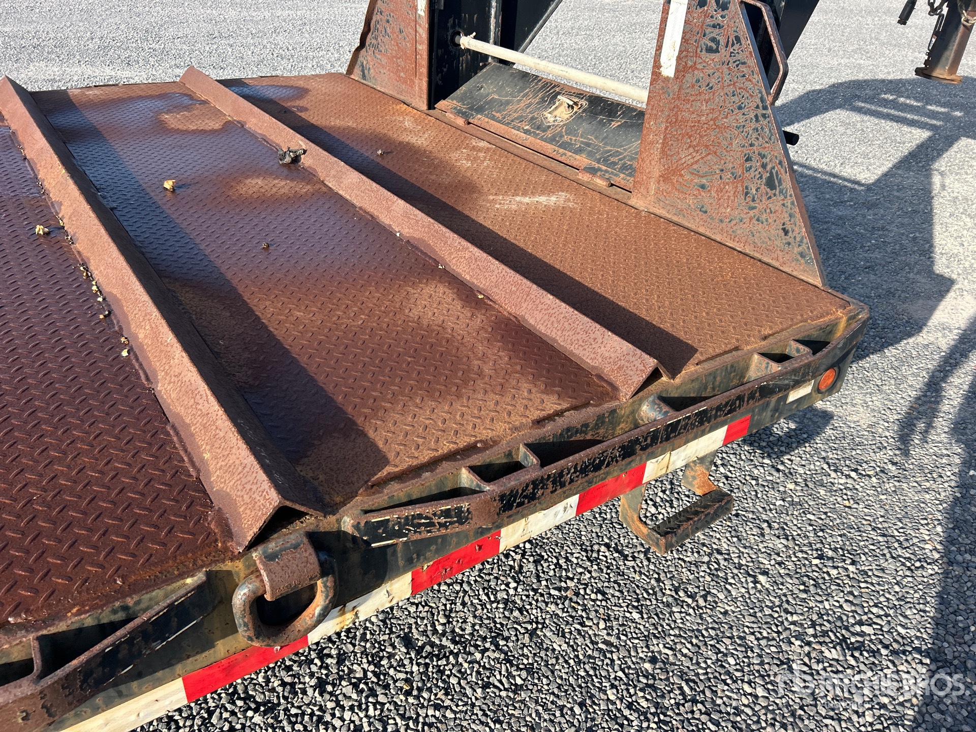 2012 Top Hat 38 FT GOOSENECK