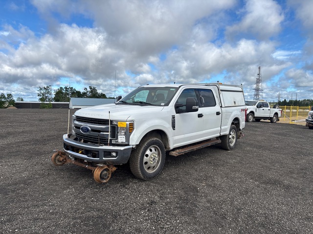 2019 Ford F-250 XLT 4x4 Crew Cab Hi-Rail Pickup
