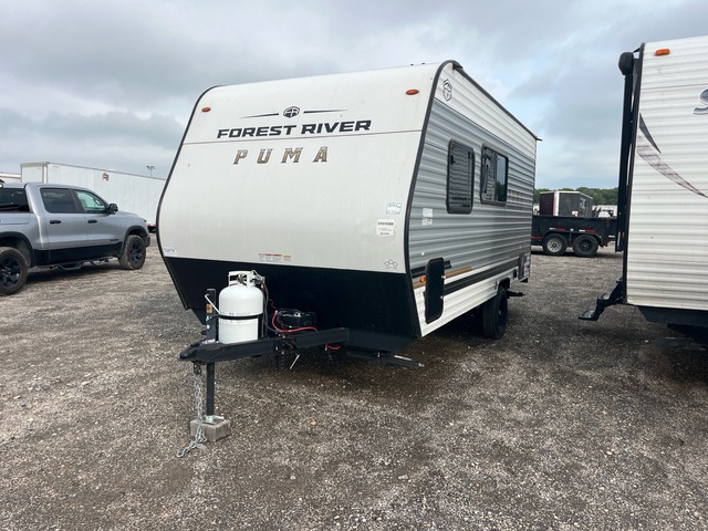 2025 Palomino Puma 16 ft S/A Travel Trailer