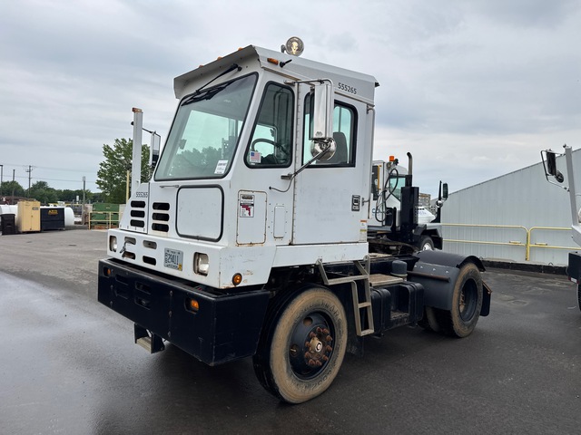 2006 Capacity 4x2 Spotter Truck