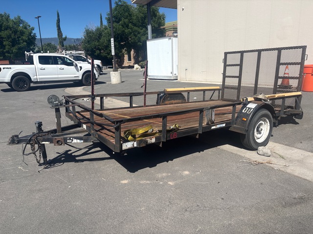 2000 Diamond C 13 ft S/A Utility Trailer