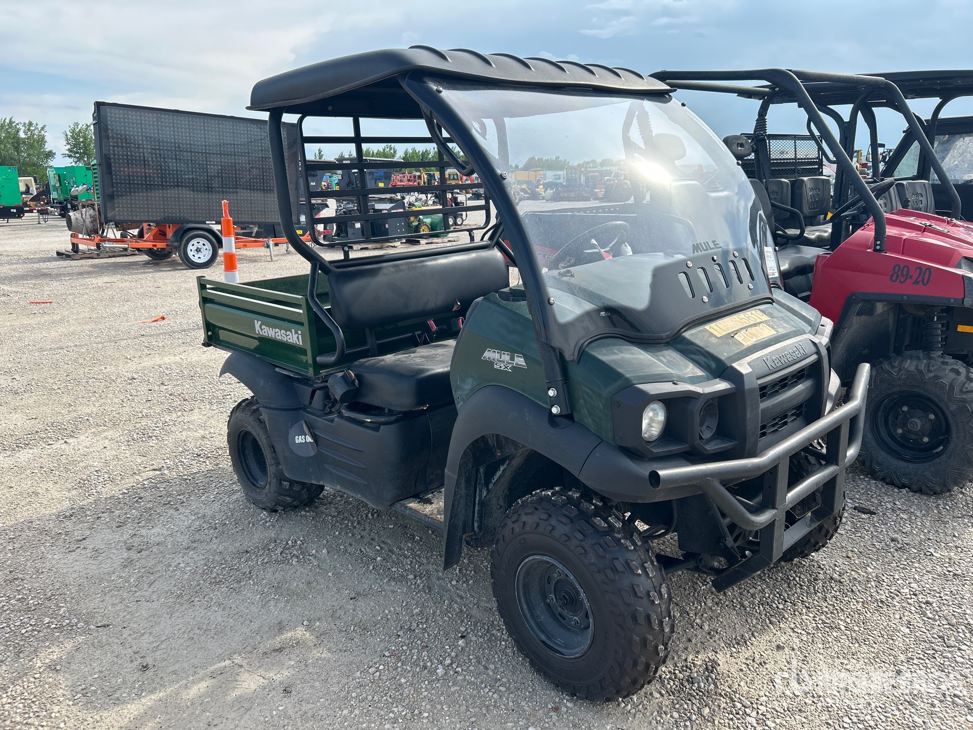 General Appearance with Picture, Right Front Corner
