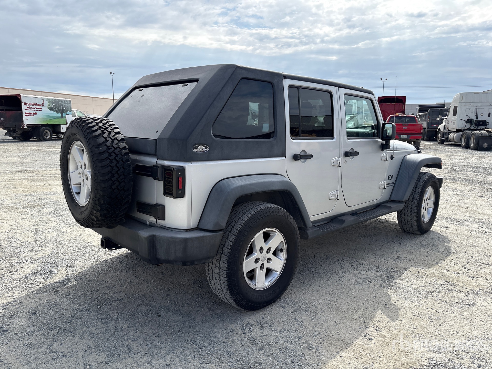 General Appearance with Picture, Right Rear Corner