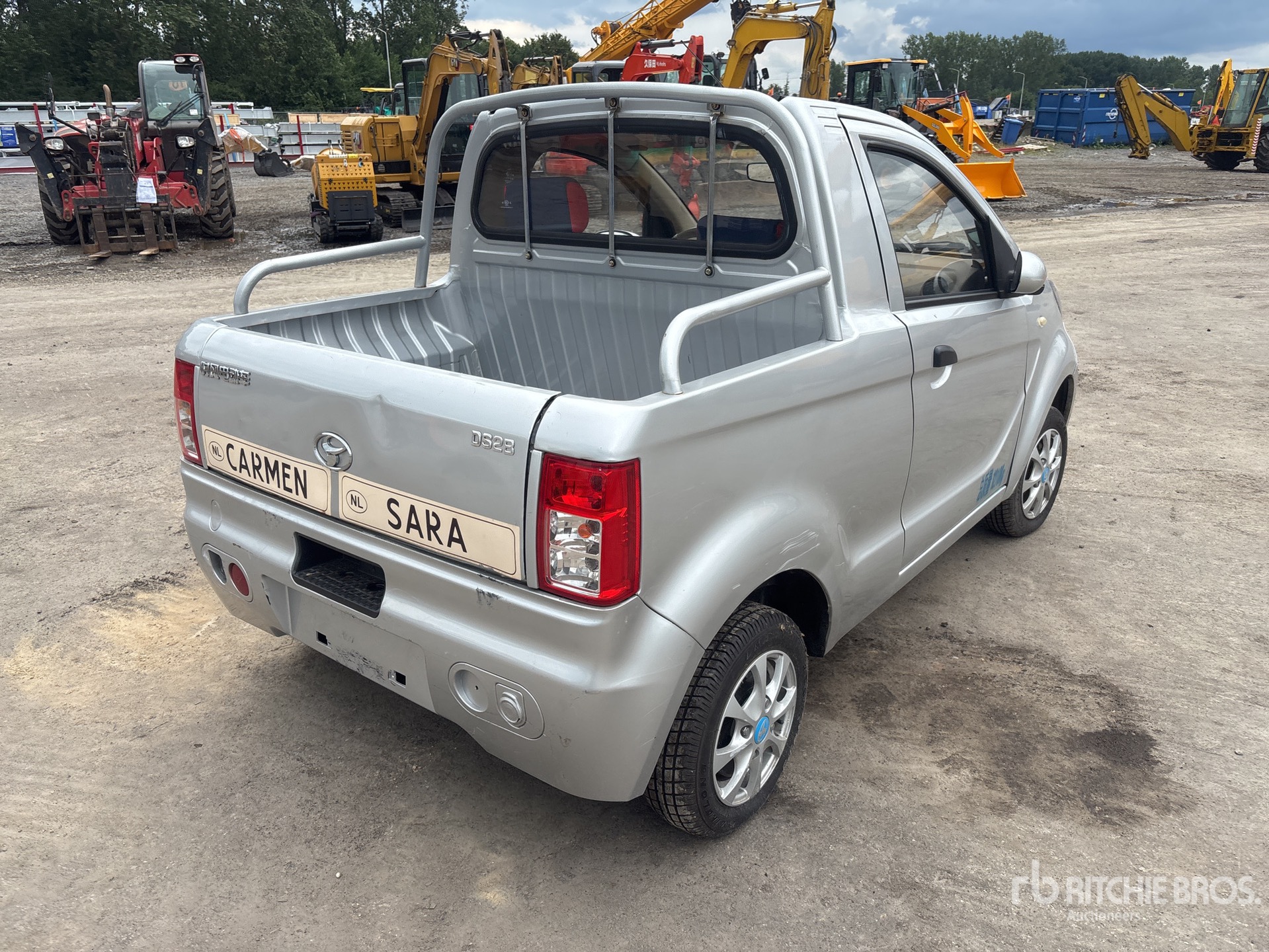 General Appearance with Picture, Left Rear Corner