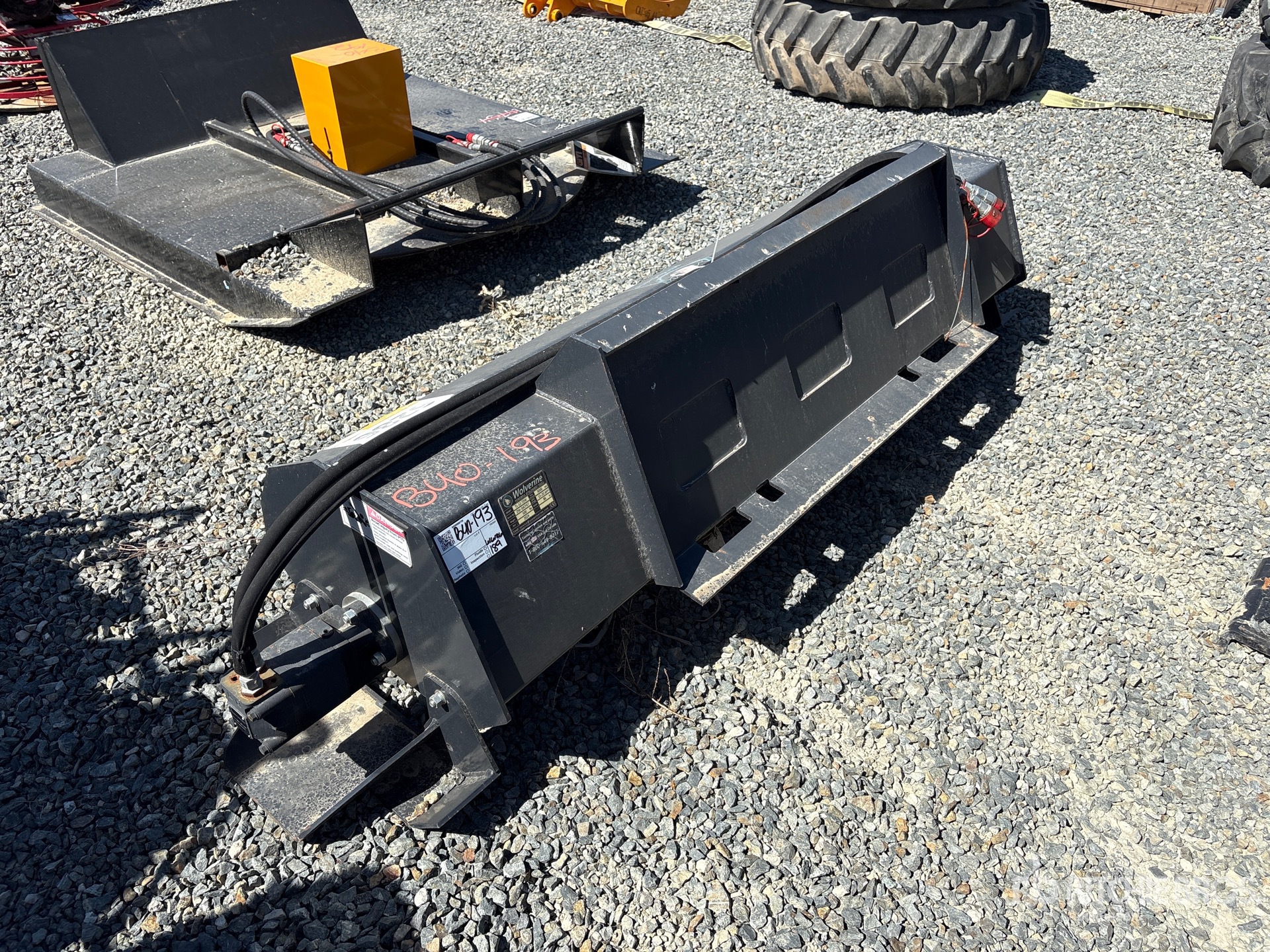 General Appearance with Picture, Right Rear Corner