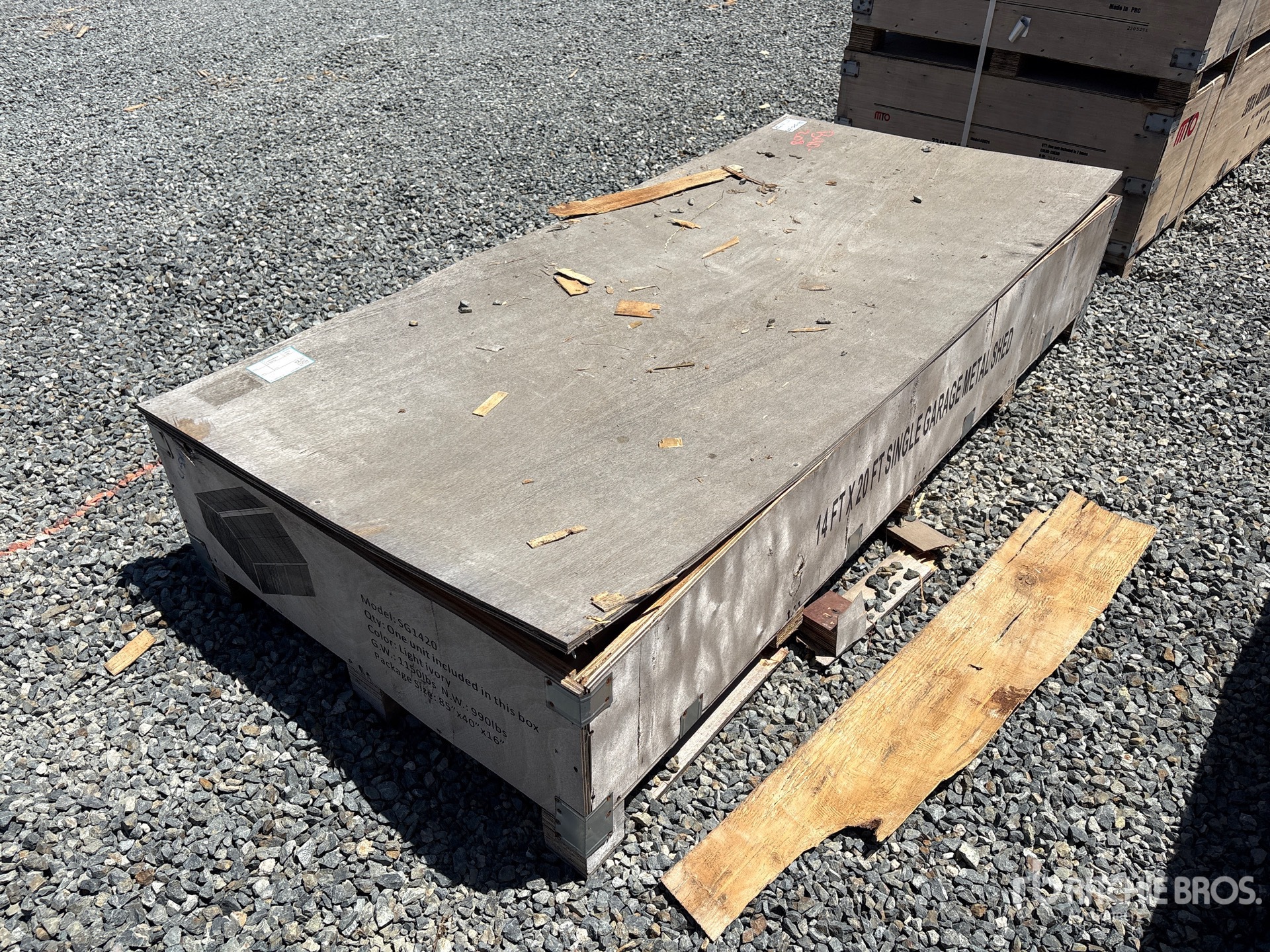 General Appearance with Picture, Right Rear Corner