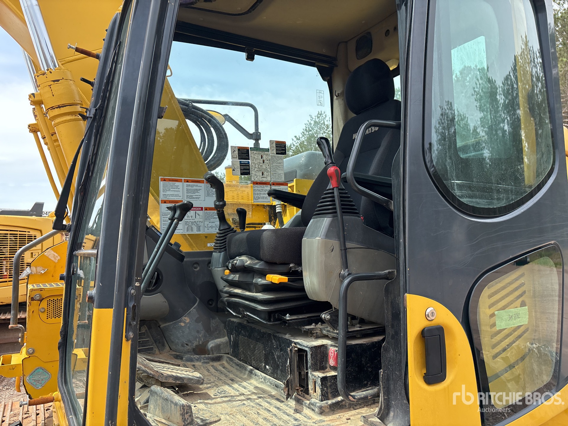 2019 Komatsu PC138USLC-11