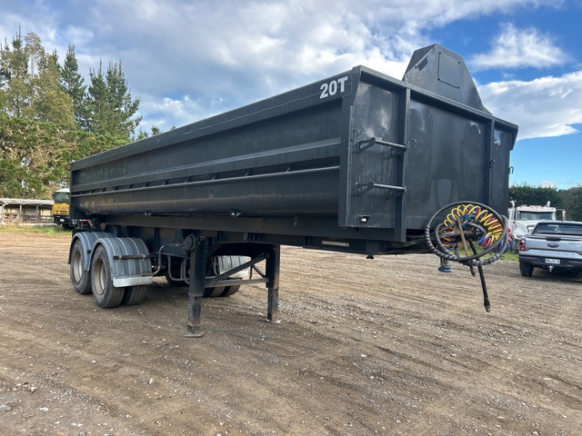 2007 TMC Bogie/A Turntable Tipping Trailer