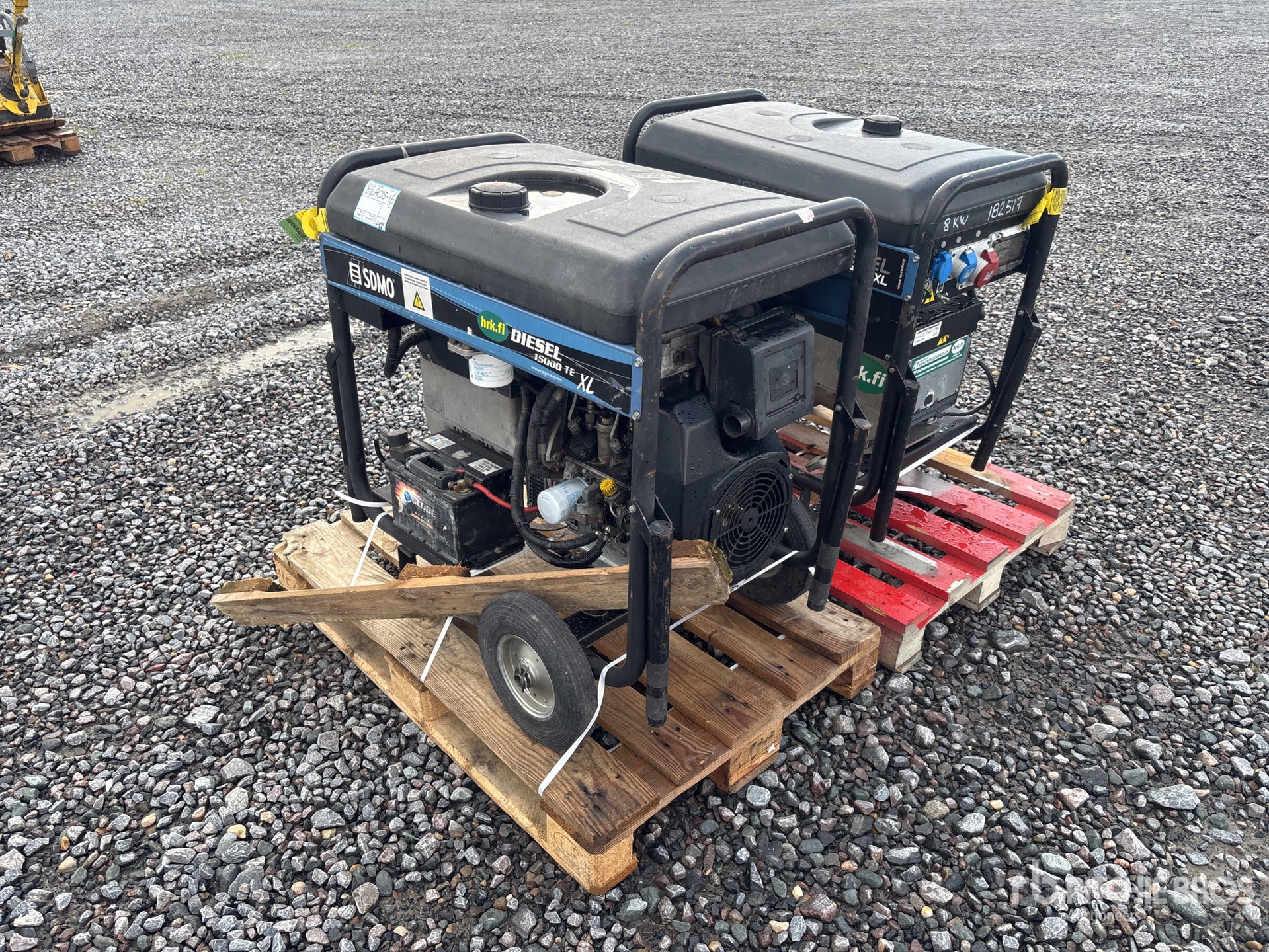General Appearance with Picture, Right Rear Corner