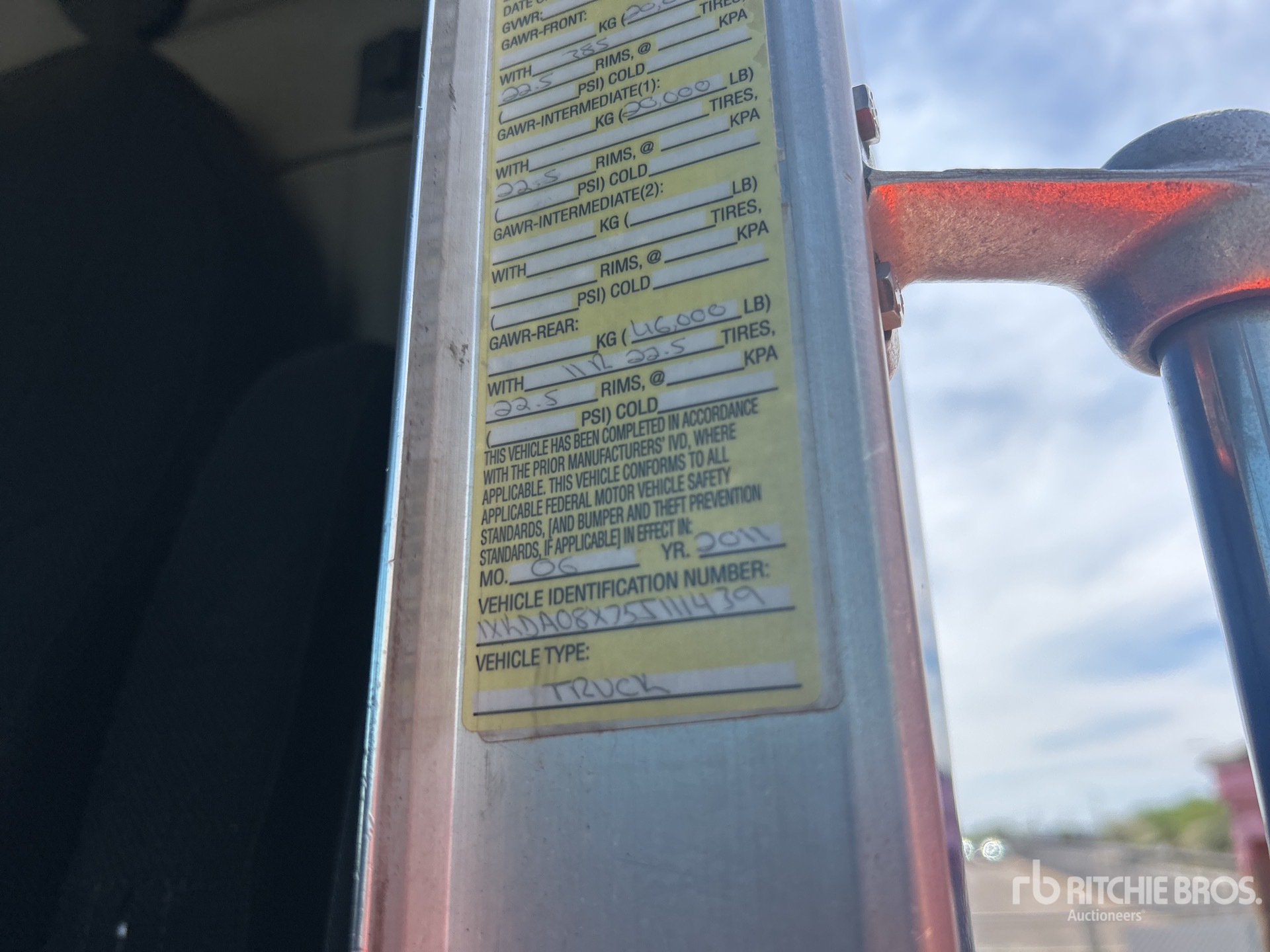 Photo of a 2005 Kenworth T800
