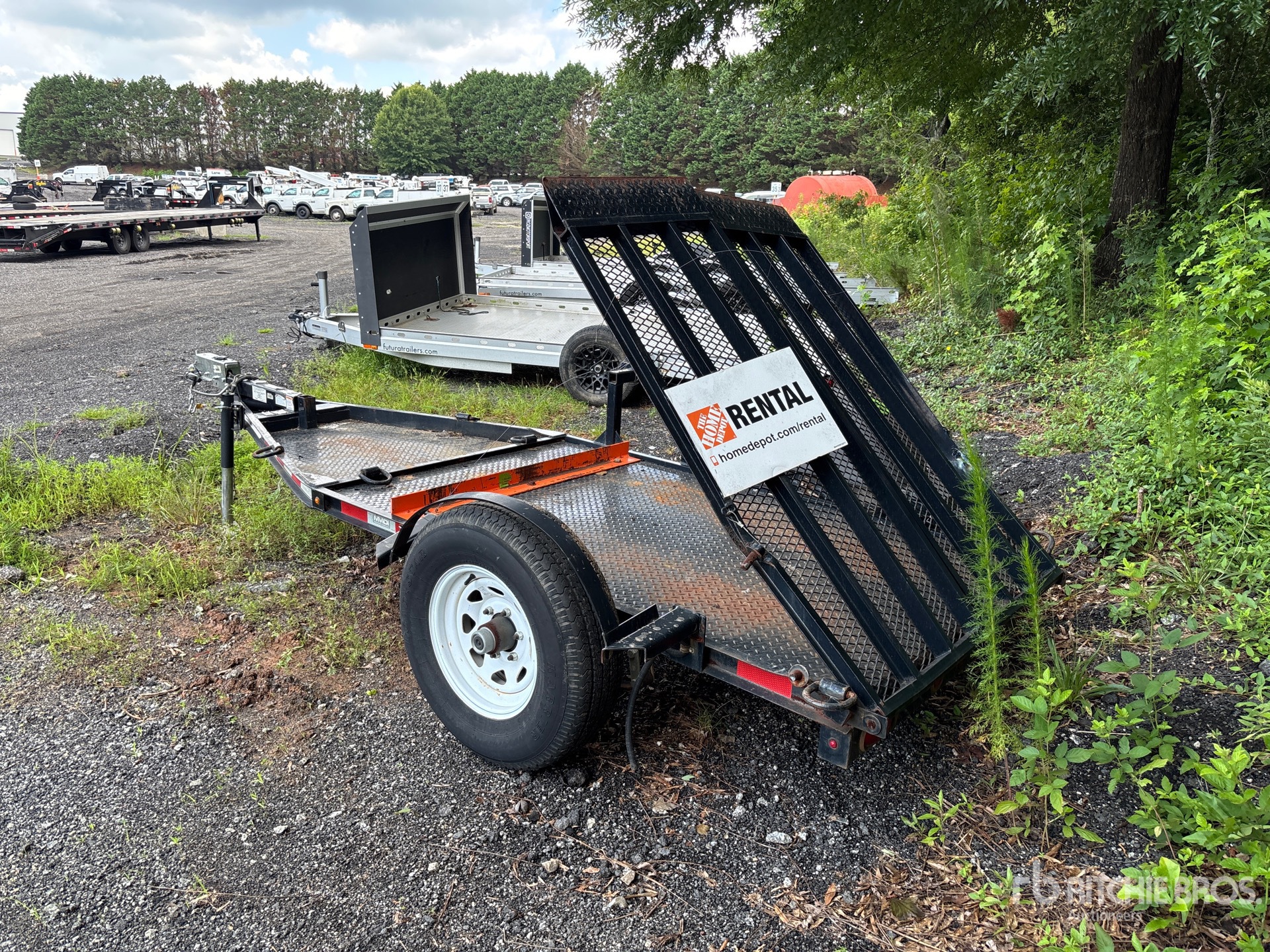 General Appearance with Picture, Left Rear Corner